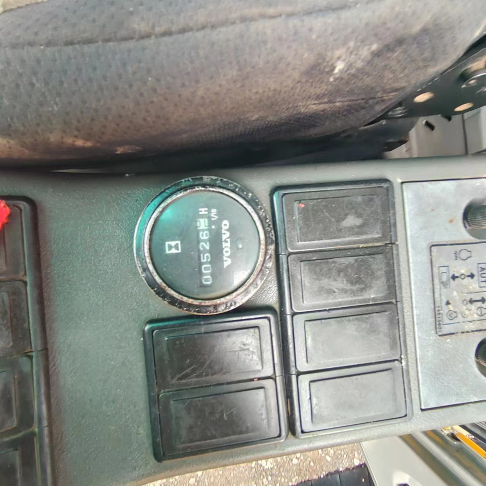 VOLVO EC240 - Верижен багер: снимка 3 VOLVO EC240 - Верижен багер: снимка 3