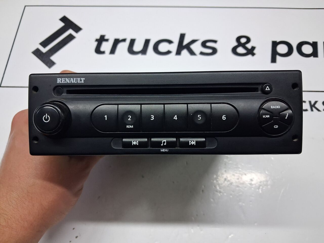 DELPHI RADIO RADIOODTWARZACZ CD 12V RENAULT PREMIUM MAGNUM MIDLUM DXI ORYGINAŁ - Кабина и интериор за Камион: снимка 2 DELPHI RADIO RADIOODTWARZACZ CD 12V RENAULT PREMIUM MAGNUM MIDLUM DXI ORYGINAŁ - Кабина и интериор за Камион: снимка 2