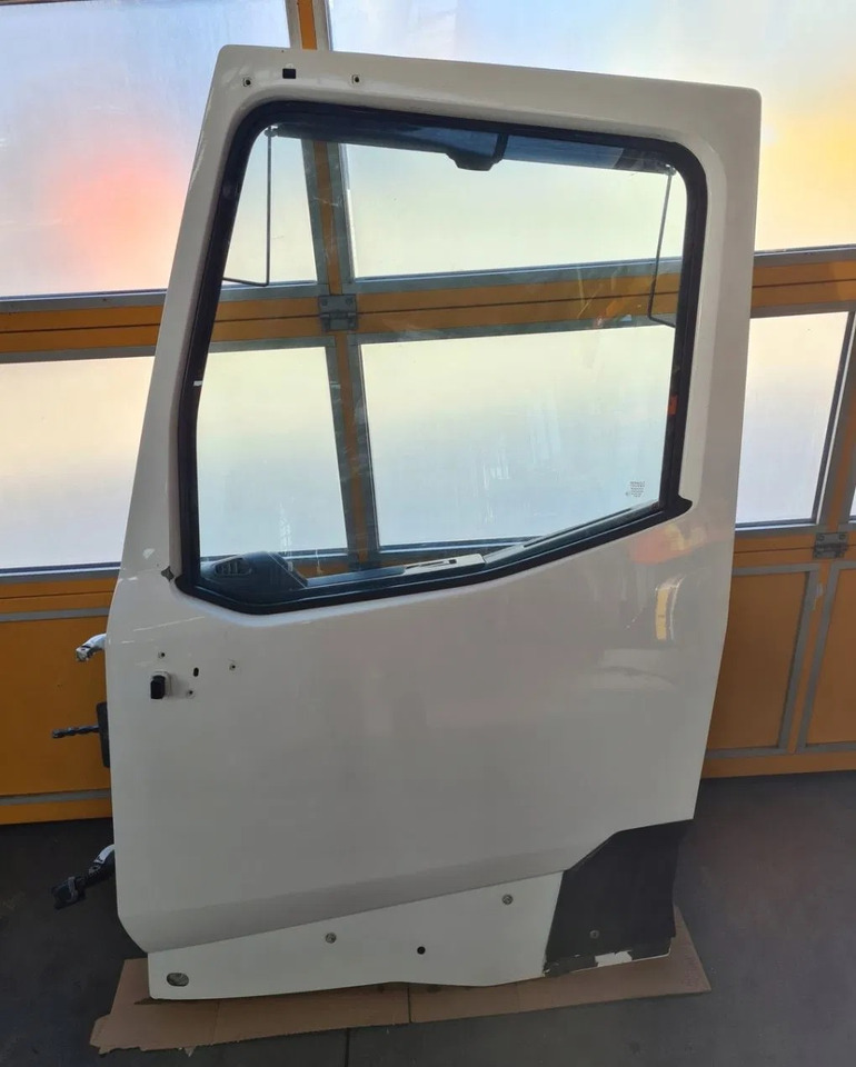 DRZWI KOMPLETNE LEWE RENAULT GAMA T K C RANGE ŚREDNIA KABINA - Врата и части: снимка 1 DRZWI KOMPLETNE LEWE RENAULT GAMA T K C RANGE ŚREDNIA KABINA - Врата и части: снимка 1