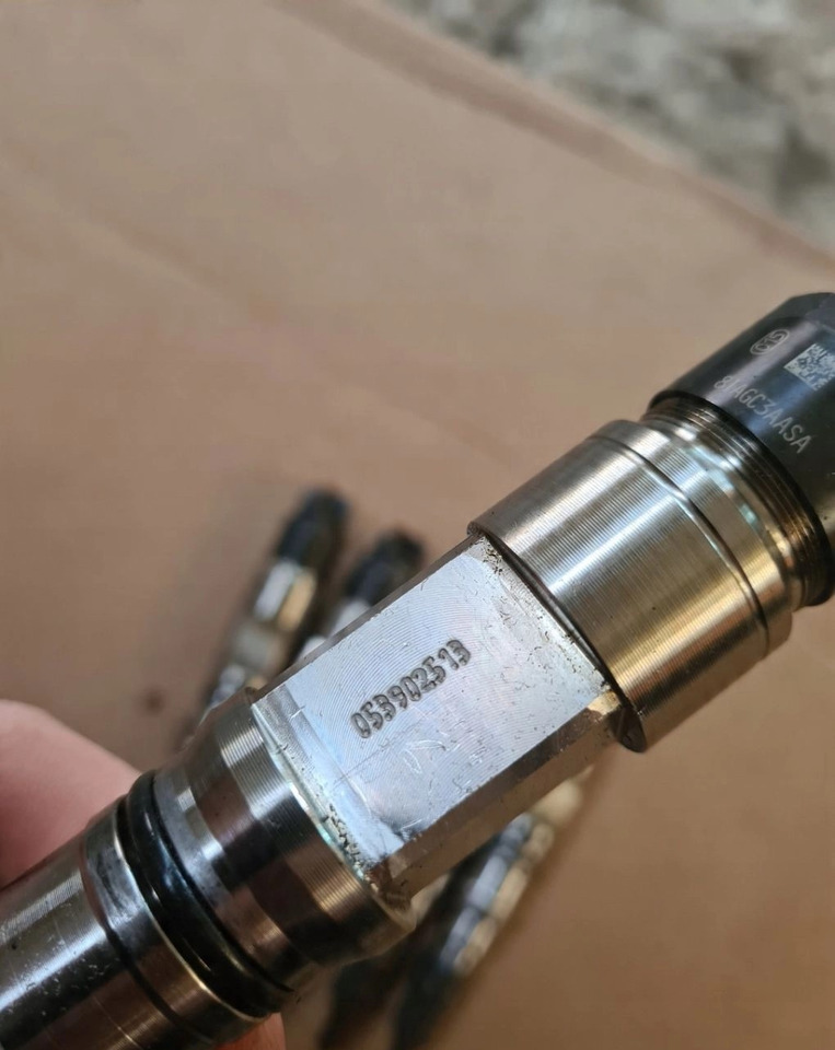 FORD 053902513 8IAGC3AASA - Инжектор: снимка 3 FORD 053902513 8IAGC3AASA - Инжектор: снимка 3