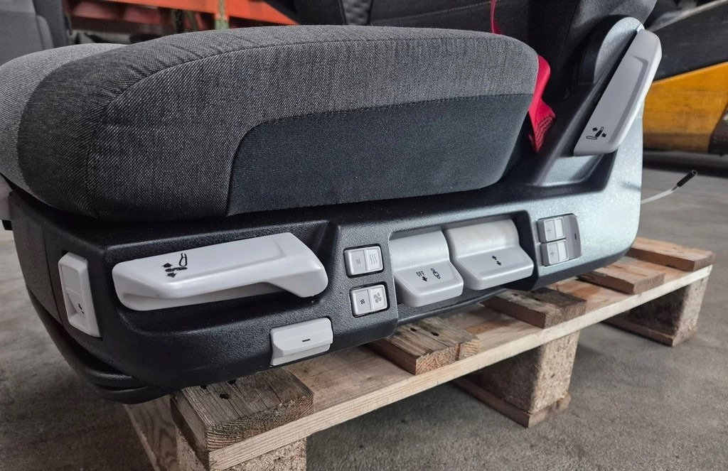 FOTEL PNEUMATYCZY SIEDZENIE KIEROWCY RENAULT RANGE GAMA T C K EVO LIFT - Седалка: снимка 4 FOTEL PNEUMATYCZY SIEDZENIE KIEROWCY RENAULT RANGE GAMA T C K EVO LIFT - Седалка: снимка 4