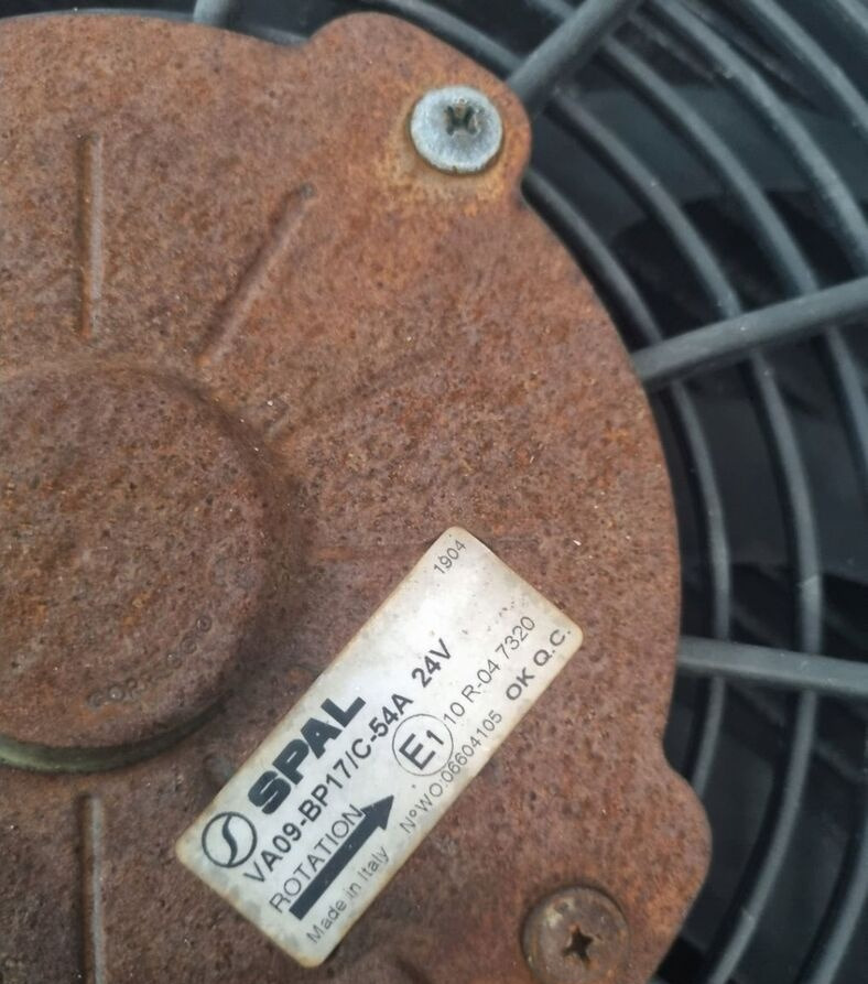 KLIMATYZACJA POSTOJOWA EBERSPACHER COOLTRONIC BACK 24V - Отопление/ Вентилация за Камион: снимка 4 KLIMATYZACJA POSTOJOWA EBERSPACHER COOLTRONIC BACK 24V - Отопление/ Вентилация за Камион: снимка 4