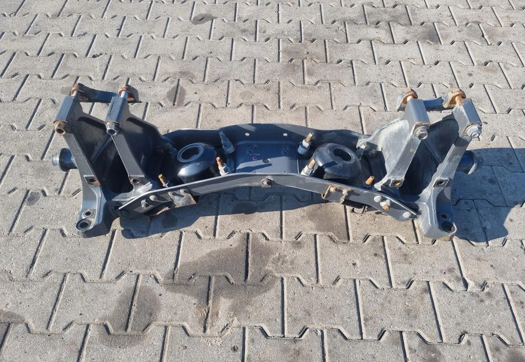 KOŁYSKA BELKA WSPORNIK SILNIKA RAMY VOLVO FH FM 4 LOW DECK-PRZÓD 21332947 21442567 21442568 - Двигател и части: снимка 3 KOŁYSKA BELKA WSPORNIK SILNIKA RAMY VOLVO FH FM 4 LOW DECK-PRZÓD 21332947 21442567 21442568 - Двигател и части: снимка 3