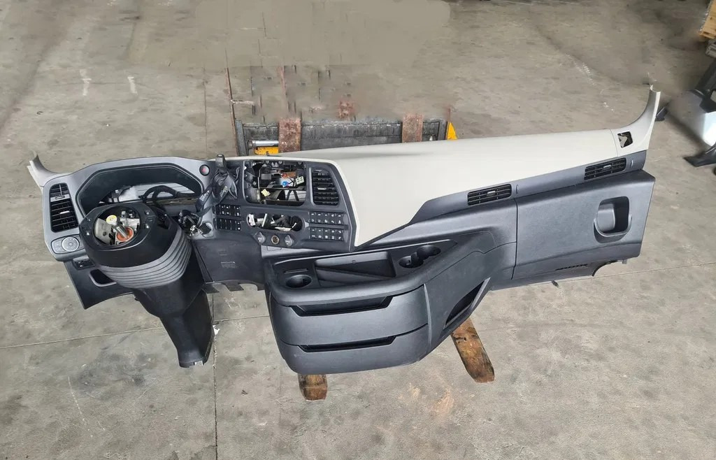 KONSOLA KOMPLETNA KOKPIT DESKA ROZDZIELCZA STELAŻ FORD F-MAX 500 TRUCKS - Табло: снимка 1 KONSOLA KOMPLETNA KOKPIT DESKA ROZDZIELCZA STELAŻ FORD F-MAX 500 TRUCKS - Табло: снимка 1