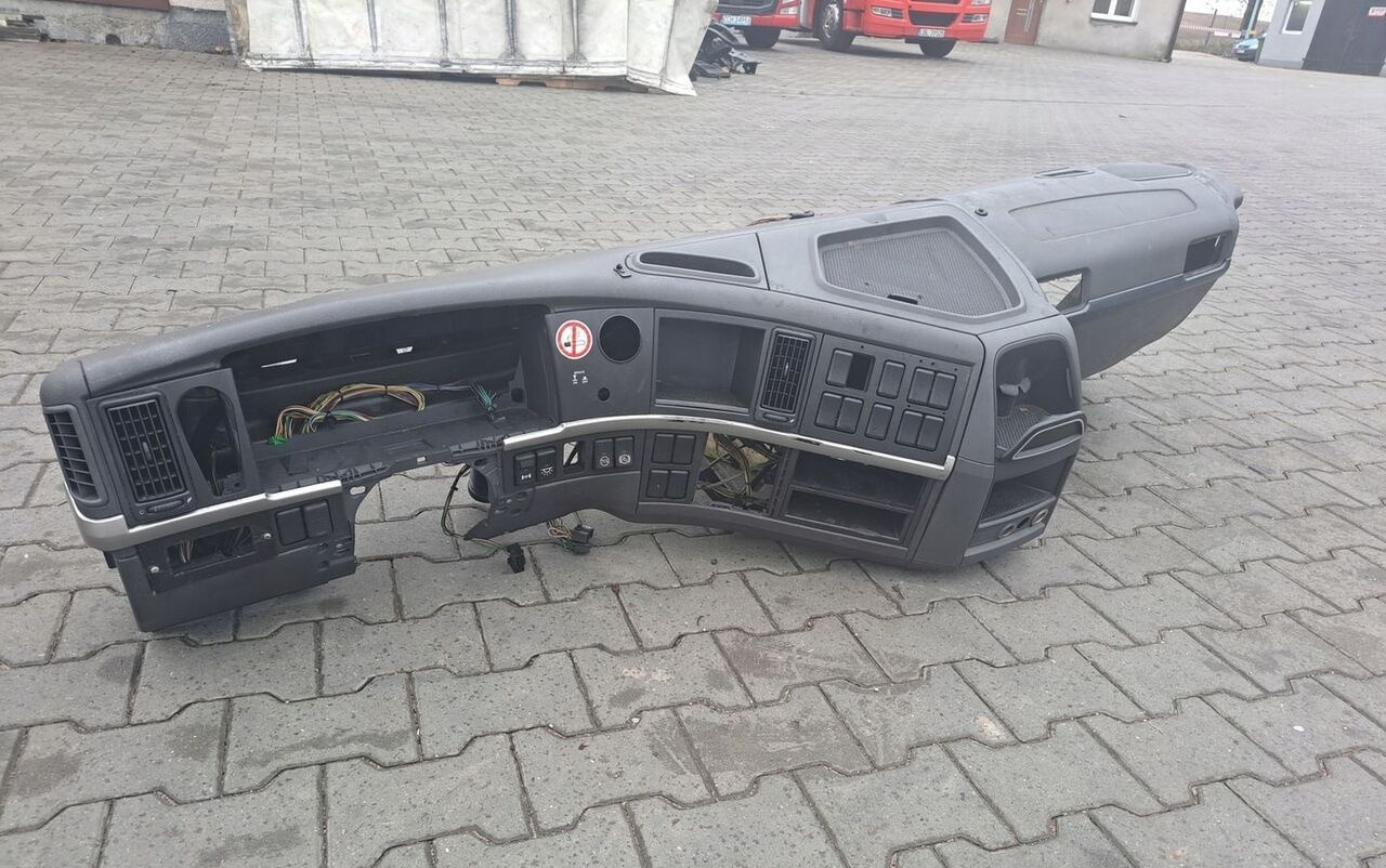 KONSOLA KOMPLETNA KOKPIT DESKA VOLVO FM 9 13 LIFT - Табло за Камион: снимка 1 KONSOLA KOMPLETNA KOKPIT DESKA VOLVO FM 9 13 LIFT - Табло за Камион: снимка 1