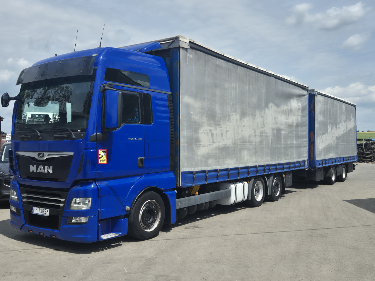 MAN tgx 24,500 - Камион с брезент: снимка 2 MAN tgx 24,500 - Камион с брезент: снимка 2