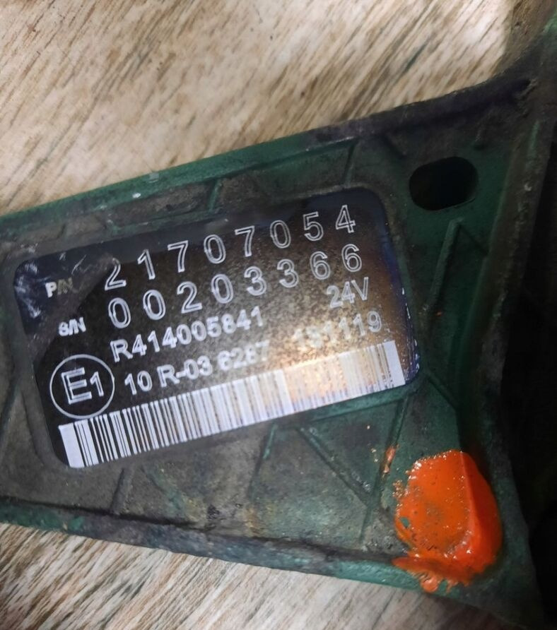 OEM ZAWÓR HAMULCA GÓRSKIEGO RENAULT DXI VOLVO FH 21707054 - Двигател и части за Камион: снимка 3 OEM ZAWÓR HAMULCA GÓRSKIEGO RENAULT DXI VOLVO FH 21707054 - Двигател и части за Камион: снимка 3
