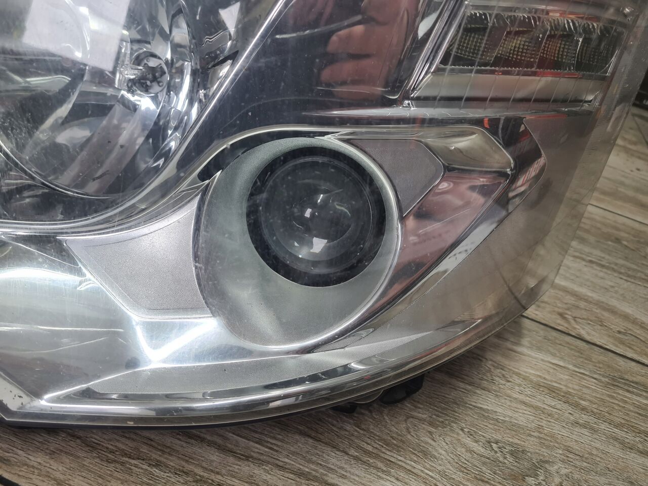 RENAULT LAMPA LEWA REFLEKTOR H7 RENAULT GAMA T RANGE ORYGINAŁ - Преден фар за Камион: снимка 3 RENAULT LAMPA LEWA REFLEKTOR H7 RENAULT GAMA T RANGE ORYGINAŁ - Преден фар за Камион: снимка 3