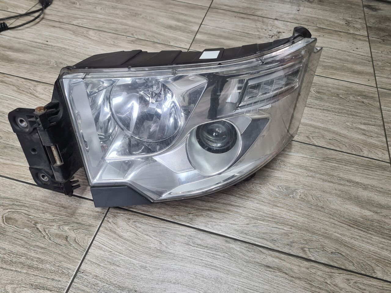 RENAULT LAMPA LEWA REFLEKTOR H7 RENAULT GAMA T RANGE ORYGINAŁ - Преден фар за Камион: снимка 1 RENAULT LAMPA LEWA REFLEKTOR H7 RENAULT GAMA T RANGE ORYGINAŁ - Преден фар за Камион: снимка 1