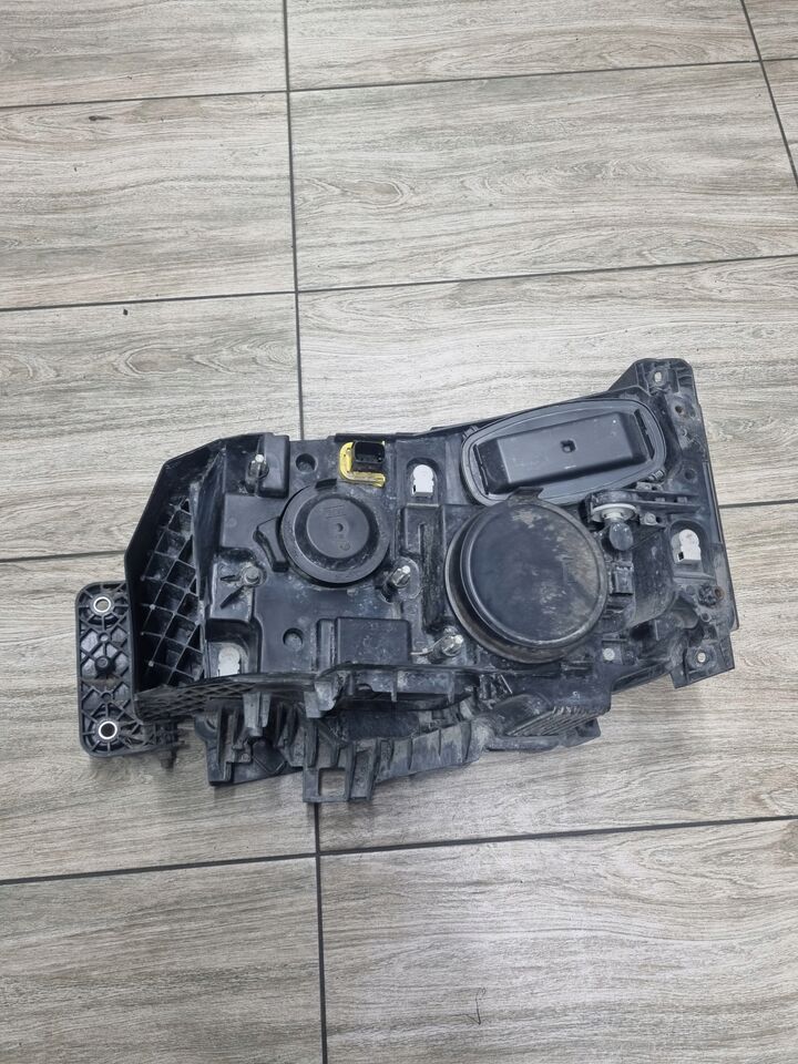 RENAULT LAMPA PRAWA REFLEKTOR RENAULT GAMA T RANGE ORYGINAŁ - Преден фар за Камион: снимка 4 RENAULT LAMPA PRAWA REFLEKTOR RENAULT GAMA T RANGE ORYGINAŁ - Преден фар за Камион: снимка 4