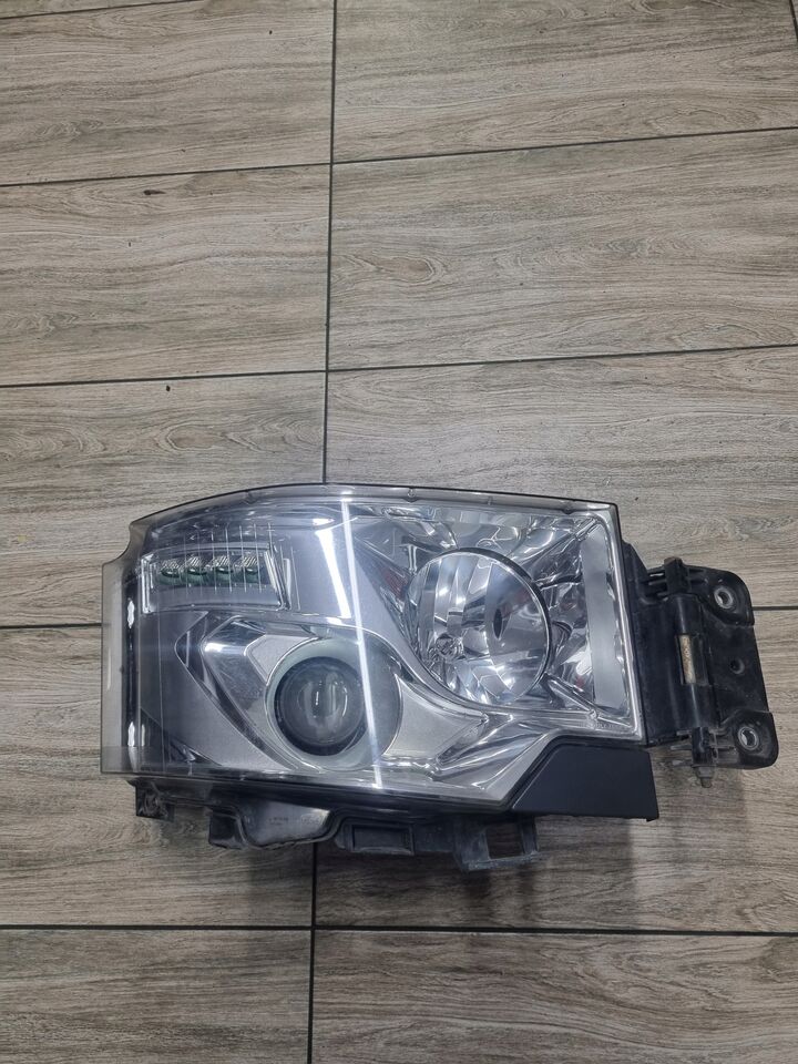 RENAULT LAMPA PRAWA REFLEKTOR RENAULT GAMA T RANGE ORYGINAŁ - Преден фар за Камион: снимка 1 RENAULT LAMPA PRAWA REFLEKTOR RENAULT GAMA T RANGE ORYGINAŁ - Преден фар за Камион: снимка 1