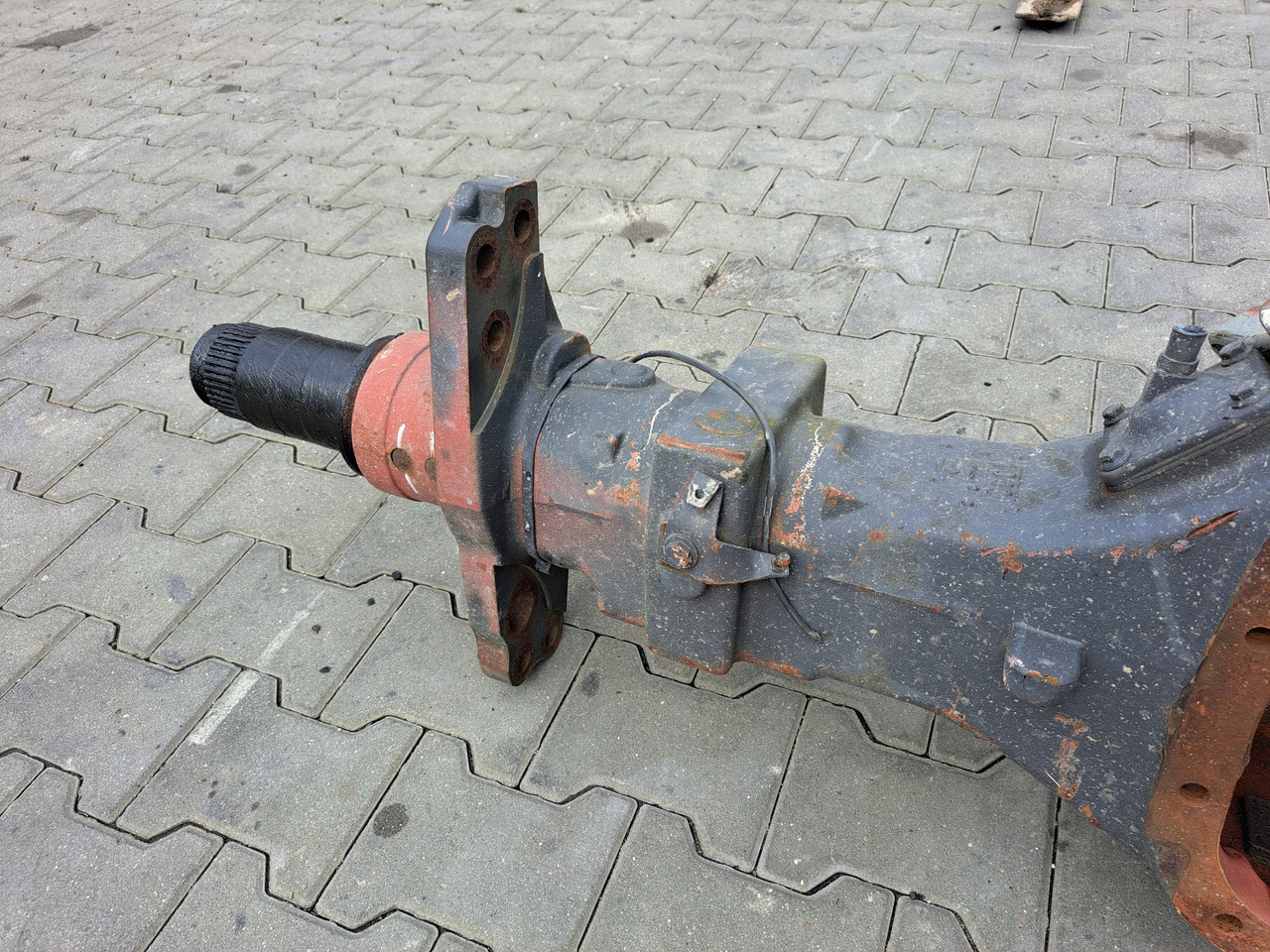 RENAULT OBUDOWA MOSTU POCHWA RENAULT KERAX LANDER RS1370HV 6x4 8x4 4x2 - Задна ос за Камион: снимка 3 RENAULT OBUDOWA MOSTU POCHWA RENAULT KERAX LANDER RS1370HV 6x4 8x4 4x2 - Задна ос за Камион: снимка 3