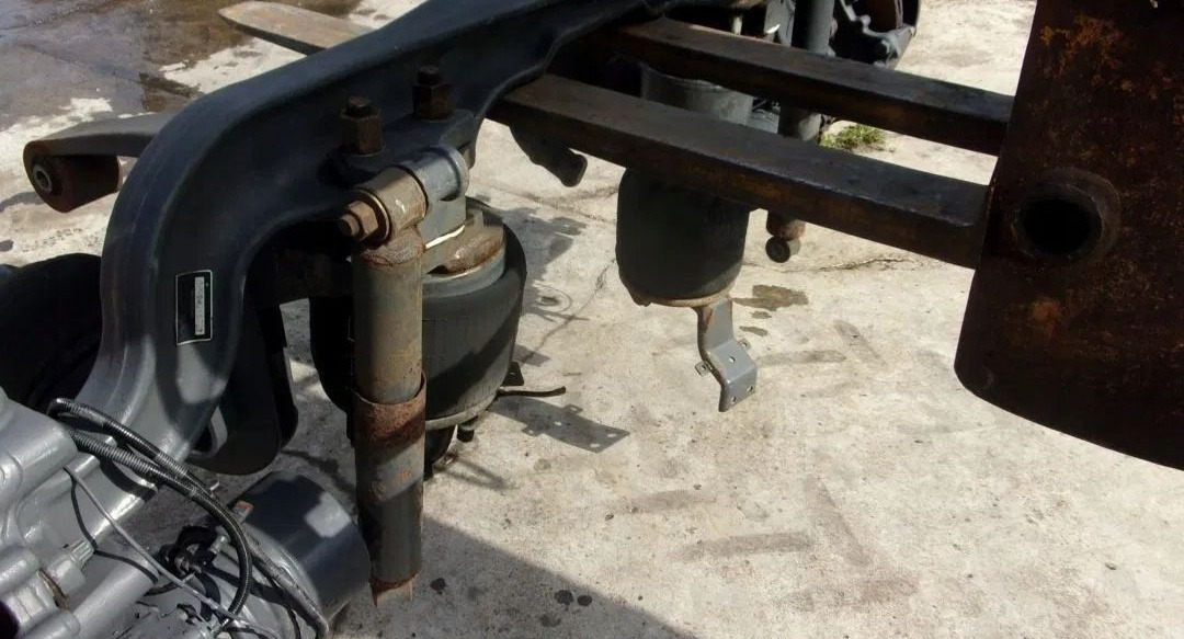 RENAULT OŚ PODNOSZONA PODWIESZANA DŹWIGANA 6x2 RENAULT DXI - Задна ос за Камион: снимка 2 RENAULT OŚ PODNOSZONA PODWIESZANA DŹWIGANA 6x2 RENAULT DXI - Задна ос за Камион: снимка 2