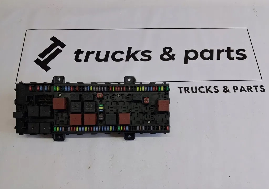 RENAULT PŁYTA BEZPIECZNIKÓW SKRZYNKA RENAULT GAMA T RANGE 22821376 P02 - Предпазител за Камион: снимка 1 RENAULT PŁYTA BEZPIECZNIKÓW SKRZYNKA RENAULT GAMA T RANGE 22821376 P02 - Предпазител за Камион: снимка 1