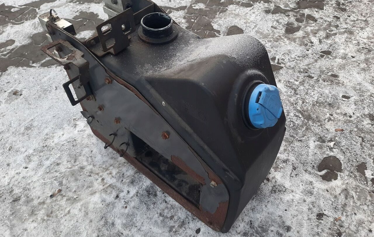 Renault 22077231 Renault Gama D / Volvo FL - Резервоар за AdBlue за Камион: снимка 2 Renault 22077231 Renault Gama D / Volvo FL - Резервоар за AdBlue за Камион: снимка 2