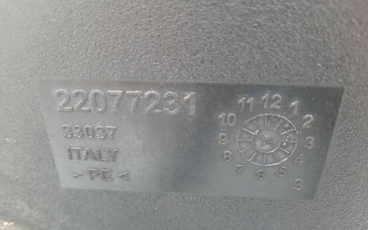 Renault 22077231 Renault Gama D / Volvo FL - Резервоар за AdBlue за Камион: снимка 1 Renault 22077231 Renault Gama D / Volvo FL - Резервоар за AdBlue за Камион: снимка 1