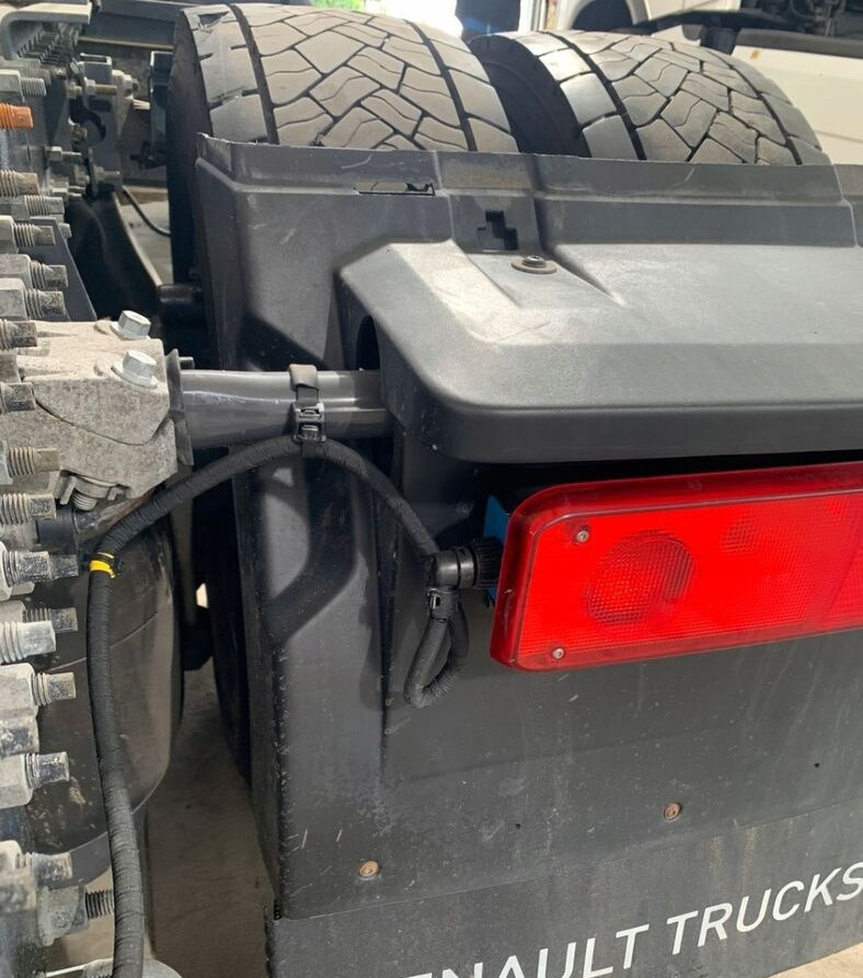 Renault BŁOTNIK PRAWY TYŁ KOMPLETNY RENAULT GAMA T C RANGE - Калник за Камион: снимка 2 Renault BŁOTNIK PRAWY TYŁ KOMPLETNY RENAULT GAMA T C RANGE - Калник за Камион: снимка 2