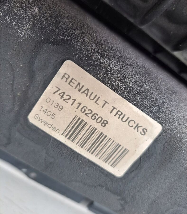 Renault CHŁODNICA POWIETRZA RENAULT GAMA T RANGE DTI 11 7421162608 - Интеркулер за Камион: снимка 2 Renault CHŁODNICA POWIETRZA RENAULT GAMA T RANGE DTI 11 7421162608 - Интеркулер за Камион: снимка 2