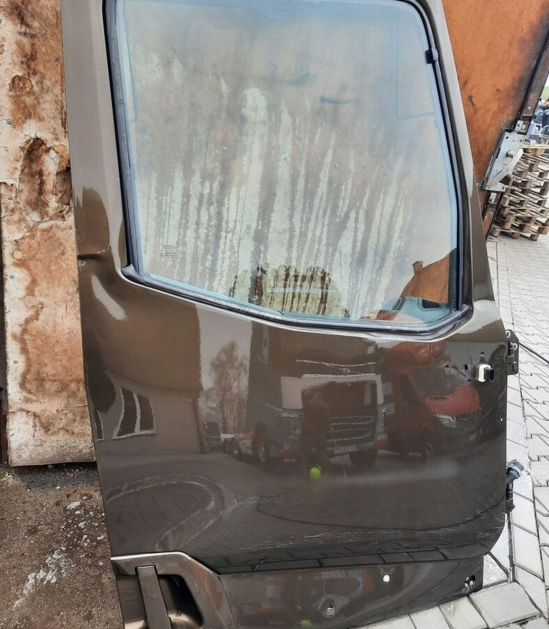 Renault GAMA T K C RANGE - Врата и части за Камион: снимка 1 Renault GAMA T K C RANGE - Врата и части за Камион: снимка 1