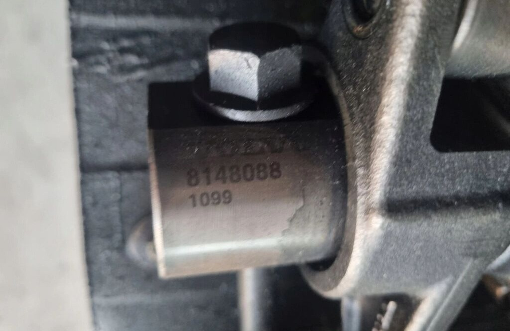 Renault OE 8148088 KLAWIATURA ZAWOROWA BEZ VEB Renault RENAULT PREMIUM DXI 11 VOLVO FM D9A - Двигател и части за Камион: снимка 2 Renault OE 8148088 KLAWIATURA ZAWOROWA BEZ VEB Renault RENAULT PREMIUM DXI 11 VOLVO FM D9A - Двигател и части за Камион: снимка 2