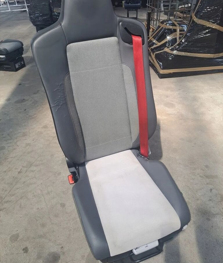 Renault SIEDZENIE KIEROWCY Renault RANGE GAMA T C K - Седалка за Камион: снимка 3 Renault SIEDZENIE KIEROWCY Renault RANGE GAMA T C K - Седалка за Камион: снимка 3