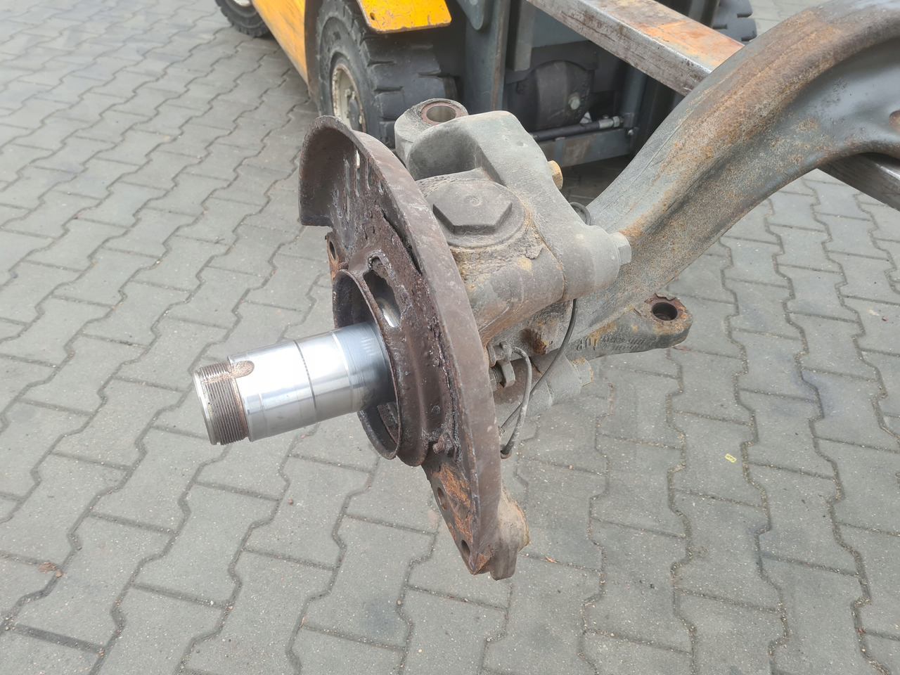 VOLVO BELKA OŚ PRZEDNIA ZWROTNICE FI 78 LOW DECK RENAULT GAMA T VOLVO FH 4 FH 16 - Ос и части за Камион: снимка 2 VOLVO BELKA OŚ PRZEDNIA ZWROTNICE FI 78 LOW DECK RENAULT GAMA T VOLVO FH 4 FH 16 - Ос и части за Камион: снимка 2