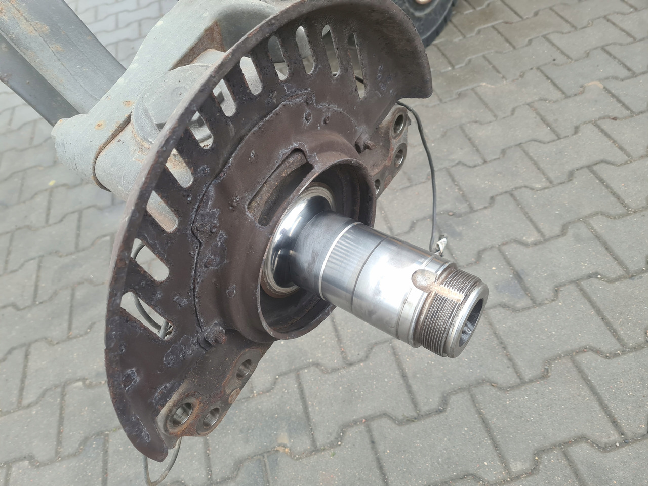 VOLVO BELKA OŚ PRZEDNIA ZWROTNICE FI 78 LOW DECK RENAULT GAMA T VOLVO FH 4 FH 16 - Ос и части за Камион: снимка 4 VOLVO BELKA OŚ PRZEDNIA ZWROTNICE FI 78 LOW DECK RENAULT GAMA T VOLVO FH 4 FH 16 - Ос и части за Камион: снимка 4