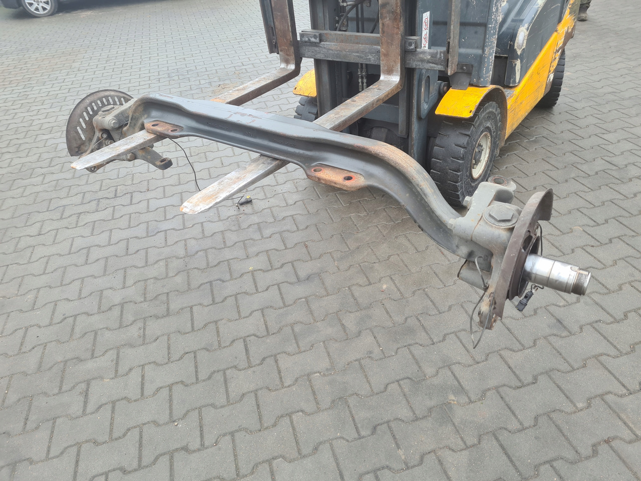 VOLVO BELKA OŚ PRZEDNIA ZWROTNICE FI 78 LOW DECK RENAULT GAMA T VOLVO FH 4 FH 16 - Ос и части за Камион: снимка 3 VOLVO BELKA OŚ PRZEDNIA ZWROTNICE FI 78 LOW DECK RENAULT GAMA T VOLVO FH 4 FH 16 - Ос и части за Камион: снимка 3