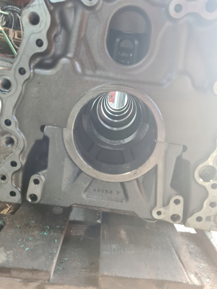 VOLVO BLOK SILNIKA D13K K6 VOLVO FH FH 4 5 - Цилиндров блок за Камион: снимка 4 VOLVO BLOK SILNIKA D13K K6 VOLVO FH FH 4 5 - Цилиндров блок за Камион: снимка 4