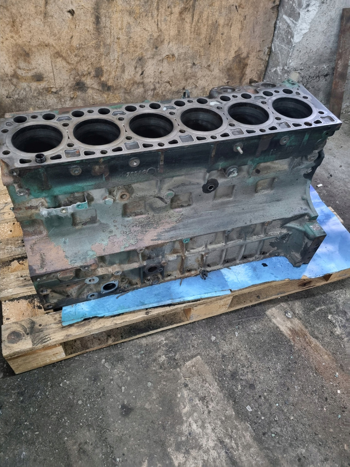 VOLVO BLOK SILNIKA GOŁY SŁUPEK VOLVO FL FE RENAULT PREMIUM MIDLUM DXI 7 D7F - Цилиндров блок за Камион: снимка 1 VOLVO BLOK SILNIKA GOŁY SŁUPEK VOLVO FL FE RENAULT PREMIUM MIDLUM DXI 7 D7F - Цилиндров блок за Камион: снимка 1