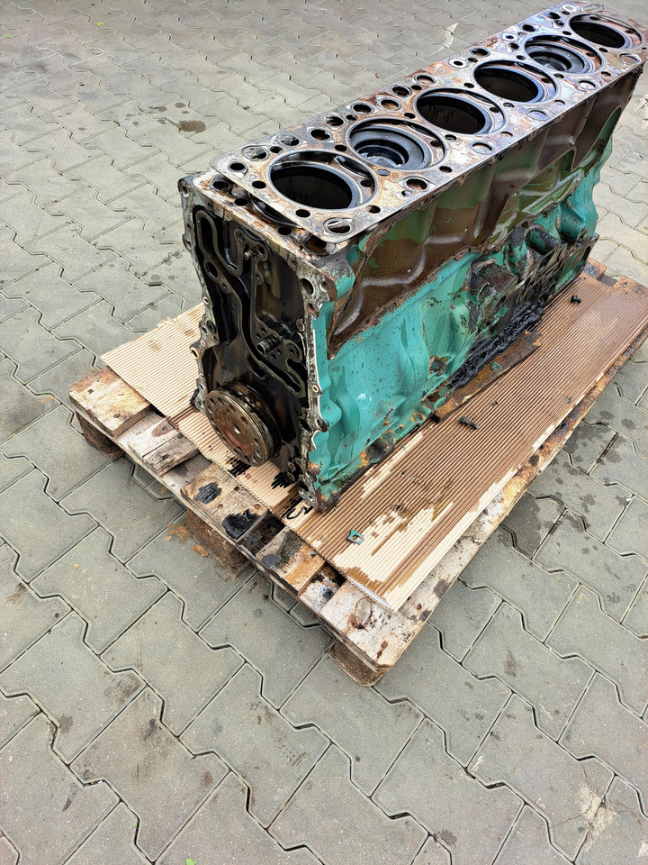 VOLVO BLOK SILNIKA TŁOKI WAŁ KORBOWY VOLVO FM 9 D9A - Цилиндров блок за Камион: снимка 4 VOLVO BLOK SILNIKA TŁOKI WAŁ KORBOWY VOLVO FM 9 D9A - Цилиндров блок за Камион: снимка 4