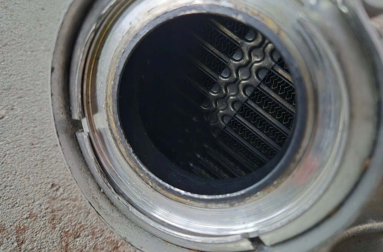 VOLVO CHŁODNICZKA SPALIN EGR FH 4 FH 16 D16K EURO6 21968564 - EGR охладител за Камион: снимка 5 VOLVO CHŁODNICZKA SPALIN EGR FH 4 FH 16 D16K EURO6 21968564 - EGR охладител за Камион: снимка 5