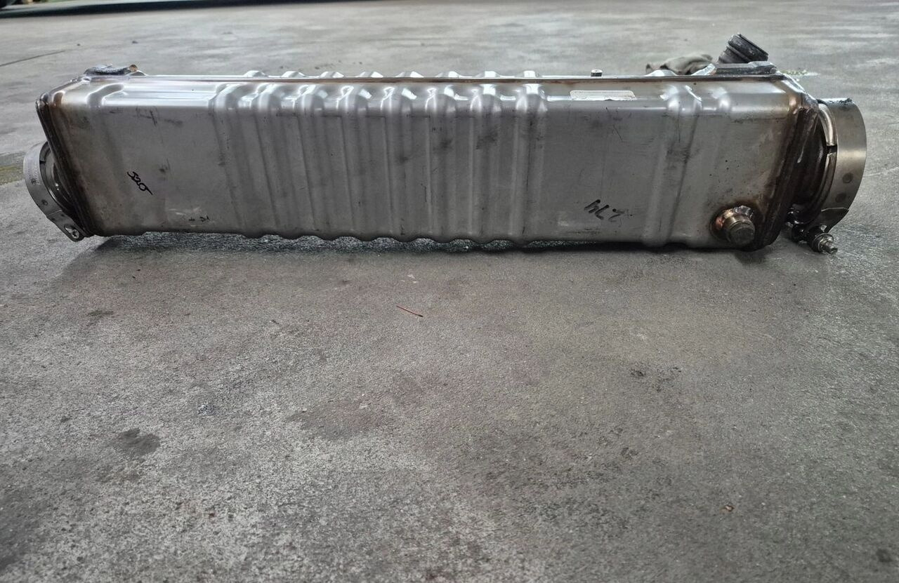 VOLVO CHŁODNICZKA SPALIN EGR FH 4 FH 16 D16K EURO6 21968564 - EGR охладител за Камион: снимка 1 VOLVO CHŁODNICZKA SPALIN EGR FH 4 FH 16 D16K EURO6 21968564 - EGR охладител за Камион: снимка 1