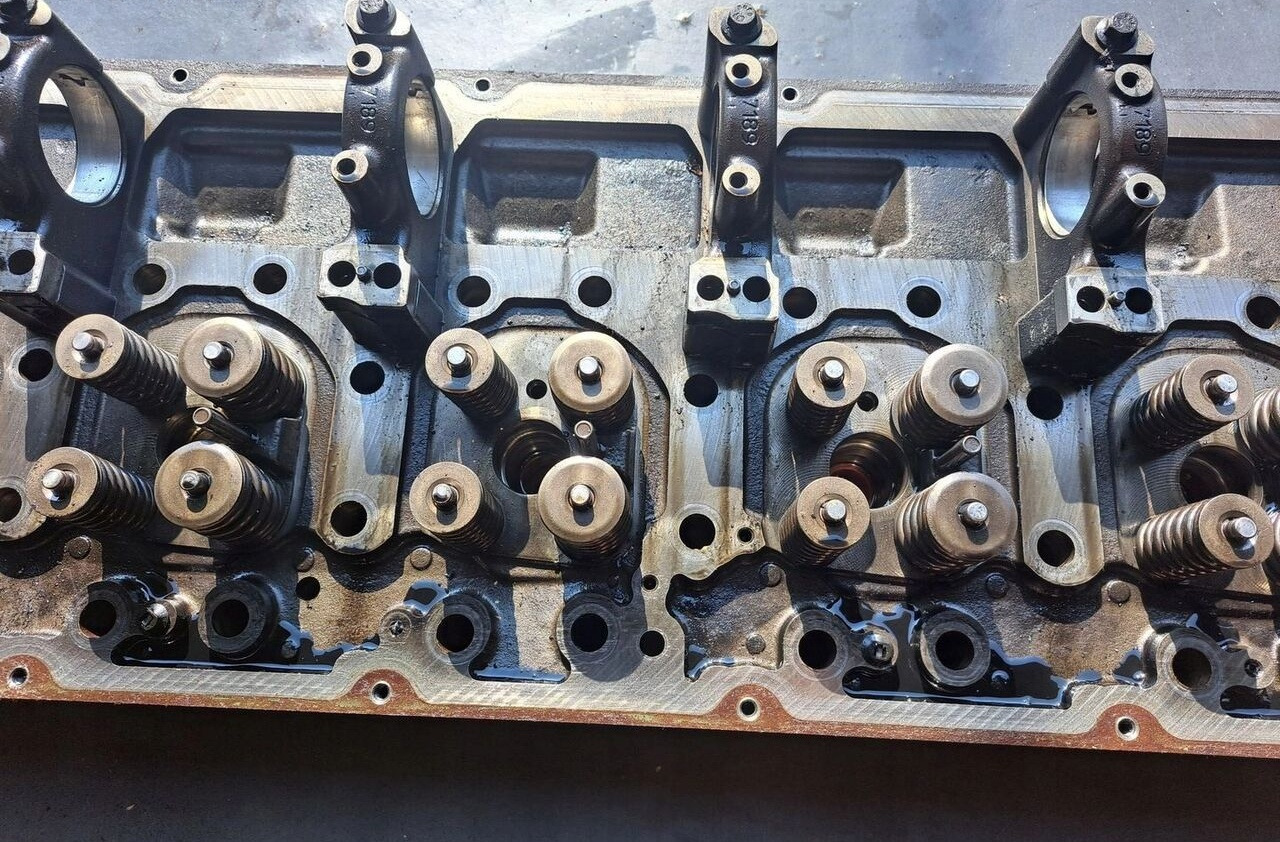 VOLVO GŁOWICA SILNIKA FH 16 D16E - Глава на блока за Камион: снимка 3 VOLVO GŁOWICA SILNIKA FH 16 D16E - Глава на блока за Камион: снимка 3