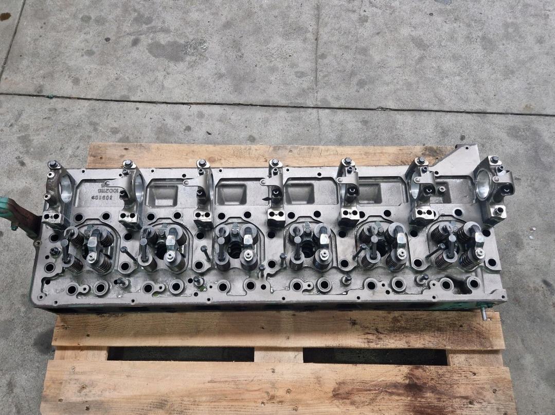 VOLVO GŁOWICA SILNIKA VOLVO FH 16 D16K EURO 6 22184000 154511429 - Глава на блока за Камион: снимка 1 VOLVO GŁOWICA SILNIKA VOLVO FH 16 D16K EURO 6 22184000 154511429 - Глава на блока за Камион: снимка 1