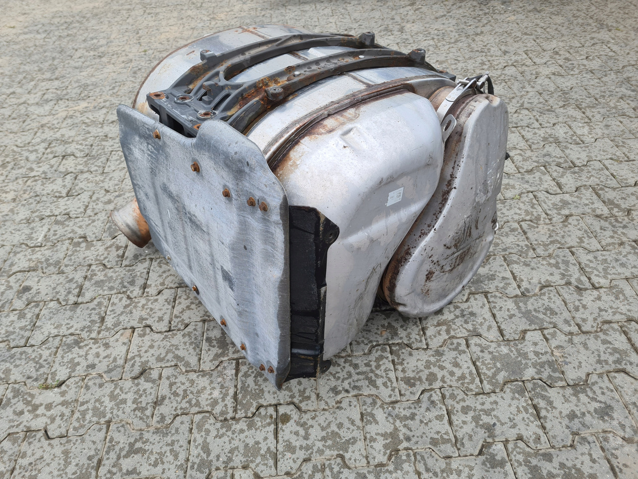 VOLVO KATALIZATOR TŁUMIK DPF FILTR KOMPLETNY VOLVO FH 4 FM 4 RENAULT GAMA T RANGE - Катализатор: снимка 1 VOLVO KATALIZATOR TŁUMIK DPF FILTR KOMPLETNY VOLVO FH 4 FM 4 RENAULT GAMA T RANGE - Катализатор: снимка 1