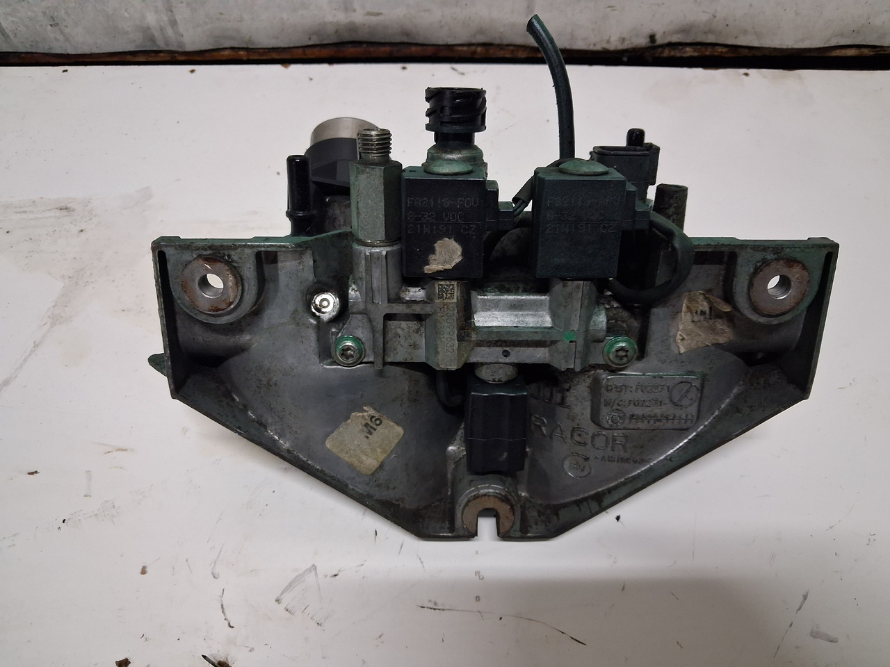 VOLVO PODSTAWA FILTRÓW PALIWA VOLVO FH FM 4 RENAULT GAMA T C K RANGE - Двигател и части за Камион: снимка 3 VOLVO PODSTAWA FILTRÓW PALIWA VOLVO FH FM 4 RENAULT GAMA T C K RANGE - Двигател и части за Камион: снимка 3