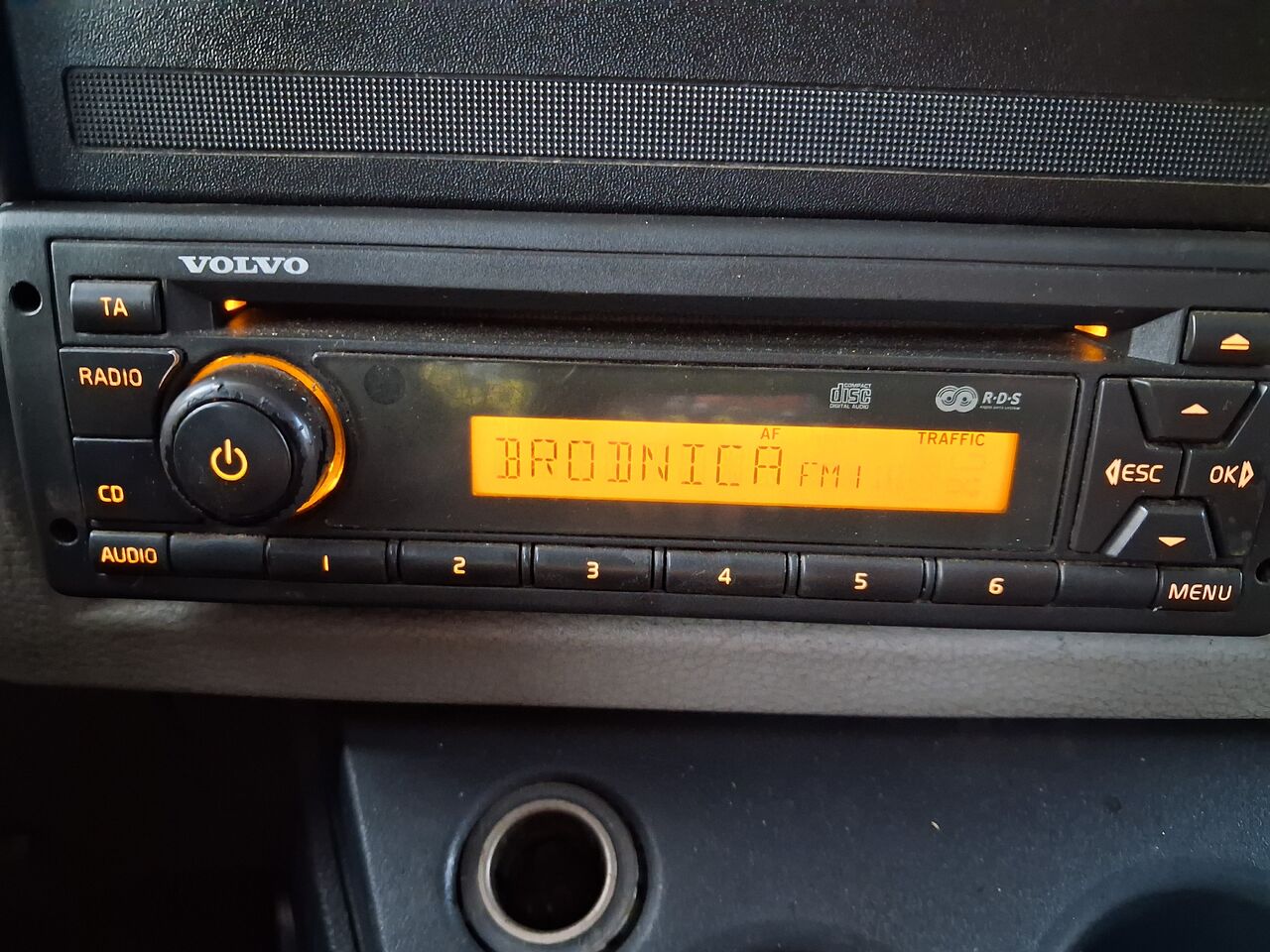 VOLVO RADIOODTWARZACZ CD RADIO VOLVO FH FM 9 13 FL FE ORYGINAŁ - Кабина и интериор за Камион: снимка 1 VOLVO RADIOODTWARZACZ CD RADIO VOLVO FH FM 9 13 FL FE ORYGINAŁ - Кабина и интериор за Камион: снимка 1