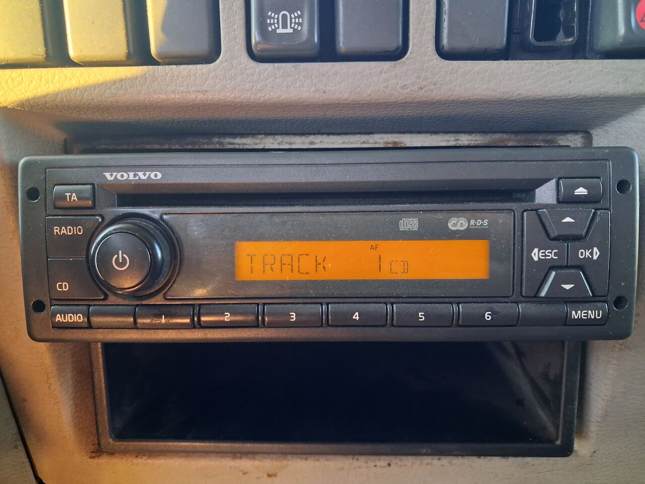 VOLVO RADIOODTWARZACZ CD RADIO VOLVO FH FM 9 13 FL FE ORYGINAŁ - Кабина и интериор за Камион: снимка 1 VOLVO RADIOODTWARZACZ CD RADIO VOLVO FH FM 9 13 FL FE ORYGINAŁ - Кабина и интериор за Камион: снимка 1