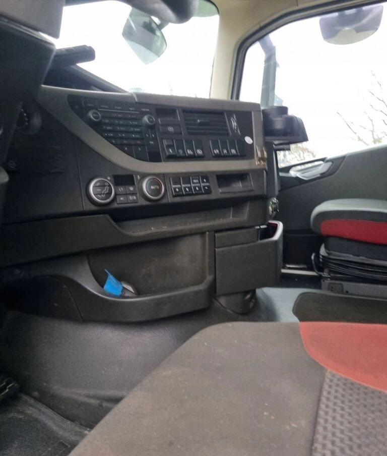 Volvo-ABG VOLVO FH 4 EURO 6 GLOBETROTTER 2018 ROK - Кабина за Камион: снимка 3 Volvo-ABG VOLVO FH 4 EURO 6 GLOBETROTTER 2018 ROK - Кабина за Камион: снимка 3