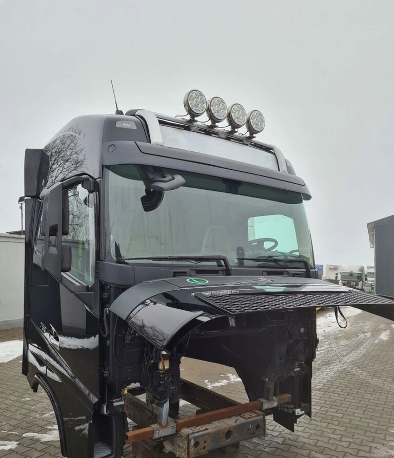 Volvo KOMPLETNA FH 16 750 EURO 6 GLOBETROTTER 2018 ROK Volvo VOLVO FH 16 750 EURO 6 GLOBETROTTER 2018 ROK - Кабина за Камион: снимка 2 Volvo KOMPLETNA FH 16 750 EURO 6 GLOBETROTTER 2018 ROK Volvo VOLVO FH 16 750 EURO 6 GLOBETROTTER 2018 ROK - Кабина за Камион: снимка 2
