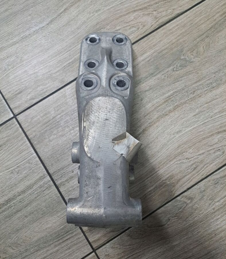 Volvo MOCOWANIE ALUMINIOWE ZAWIESZENIA KABINY TYŁ FH 5 22383055 - Кабина и интериор за Камион: снимка 5 Volvo MOCOWANIE ALUMINIOWE ZAWIESZENIA KABINY TYŁ FH 5 22383055 - Кабина и интериор за Камион: снимка 5