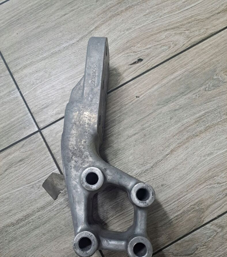 Volvo MOCOWANIE ALUMINIOWE ZAWIESZENIA KABINY TYŁ FH 5 22383055 - Кабина и интериор за Камион: снимка 2 Volvo MOCOWANIE ALUMINIOWE ZAWIESZENIA KABINY TYŁ FH 5 22383055 - Кабина и интериор за Камион: снимка 2