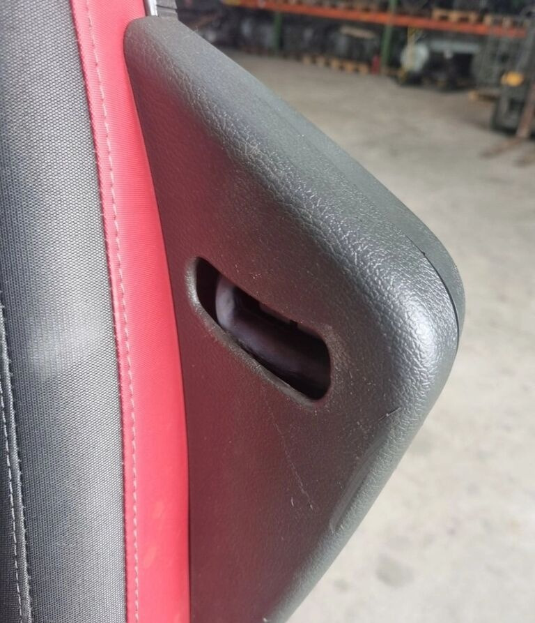 Volvo PNEUMATYCZNY Volvo FH 4 FM 4 AUTOMAT - Седалка за Камион: снимка 3 Volvo PNEUMATYCZNY Volvo FH 4 FM 4 AUTOMAT - Седалка за Камион: снимка 3