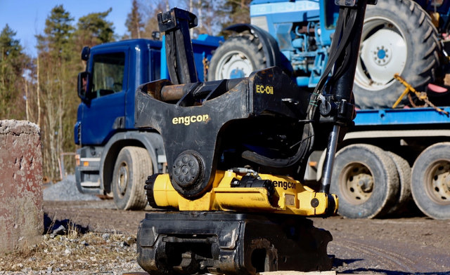 Engcon Engcon EC233S-QS80-SS10 - Тилтротатор: снимка 2 Engcon Engcon EC233S-QS80-SS10 - Тилтротатор: снимка 2