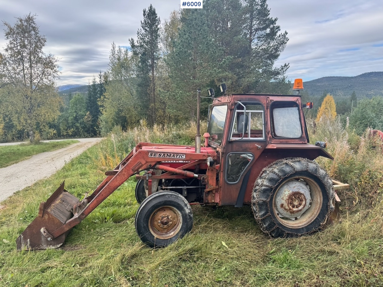1971 Massey-Ferguson 135 incl. front loader, bucket, rear scraper, and log splitter/firewood machine - Трактор: снимка 4 1971 Massey-Ferguson 135 incl. front loader, bucket, rear scraper, and log splitter/firewood machine - Трактор: снимка 4
