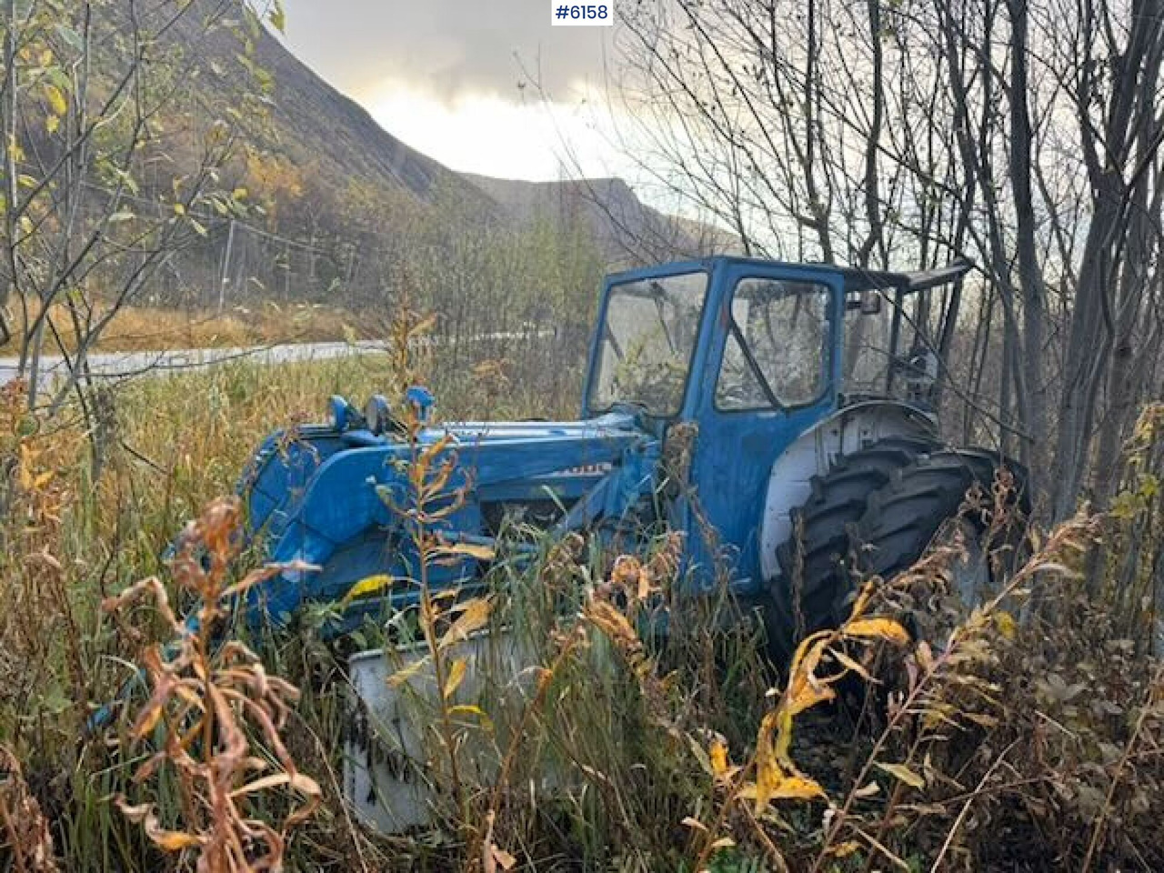 1973 Ford 4000 tractor backhoe. Repair.object - Трактор: снимка 1 1973 Ford 4000 tractor backhoe. Repair.object - Трактор: снимка 1