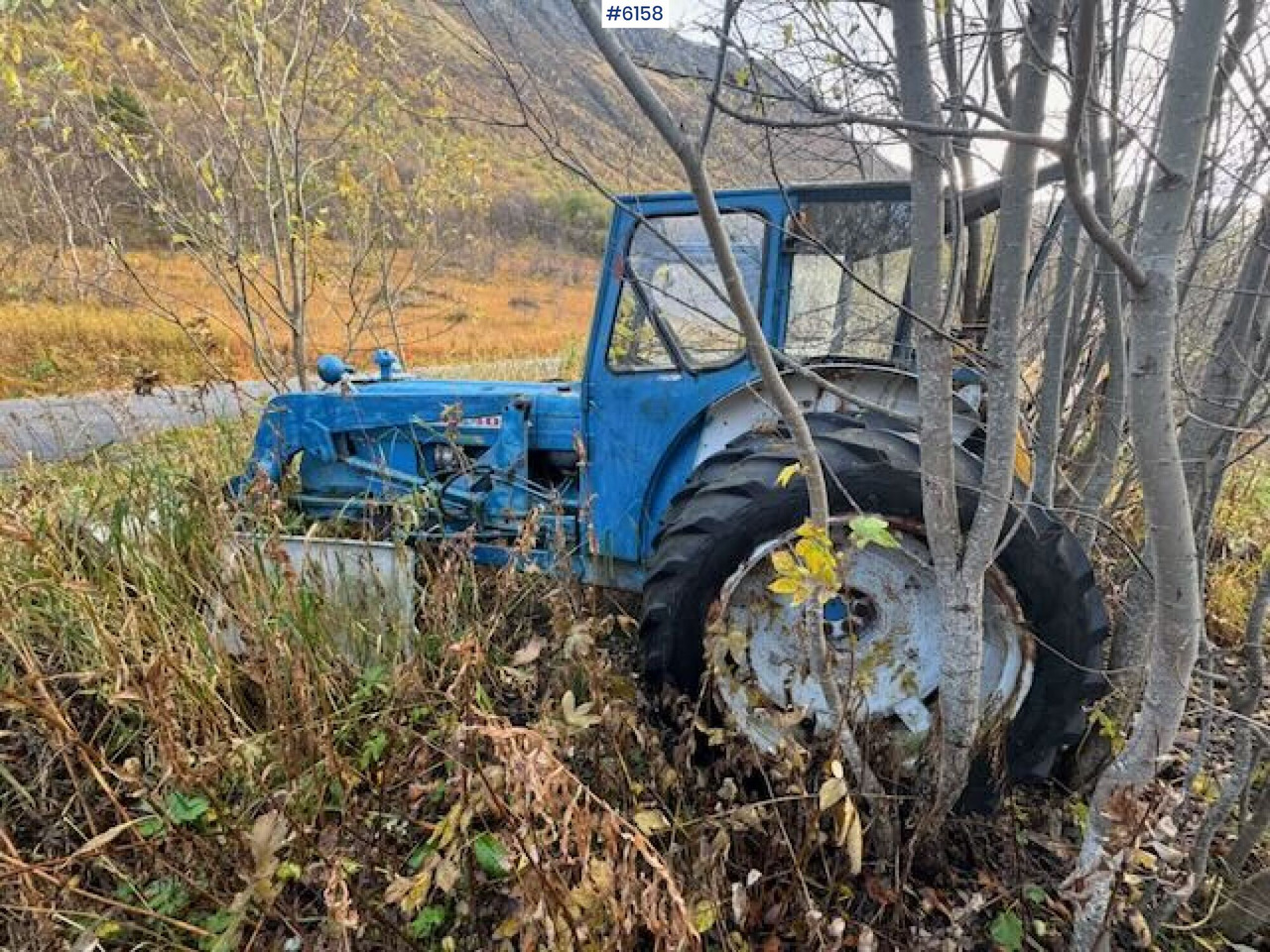 1973 Ford 4000 tractor backhoe. Repair.object - Трактор: снимка 3 1973 Ford 4000 tractor backhoe. Repair.object - Трактор: снимка 3