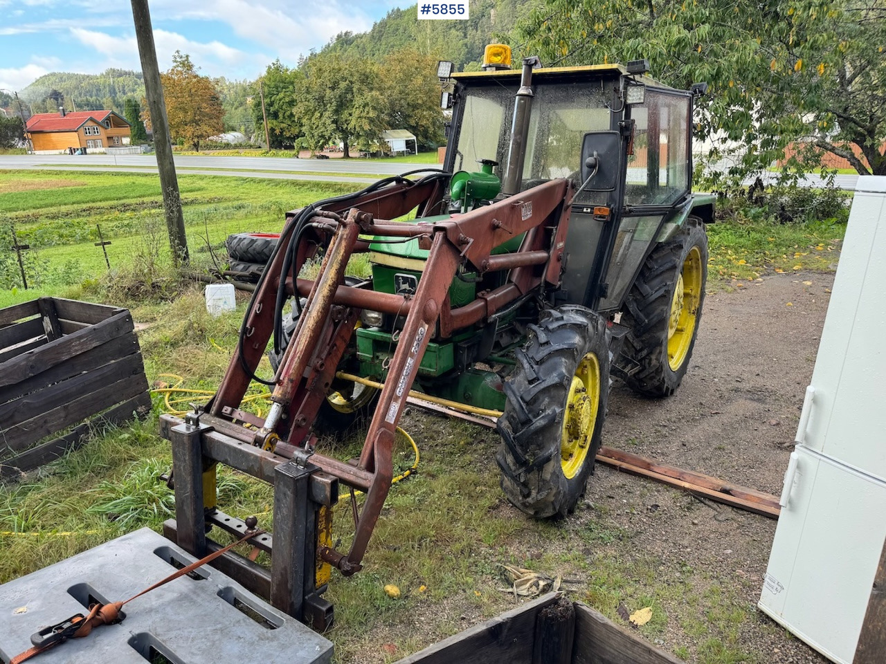 1982 John Deere 1140 with front loader and a parts tractor - Трактор: снимка 1 1982 John Deere 1140 with front loader and a parts tractor - Трактор: снимка 1