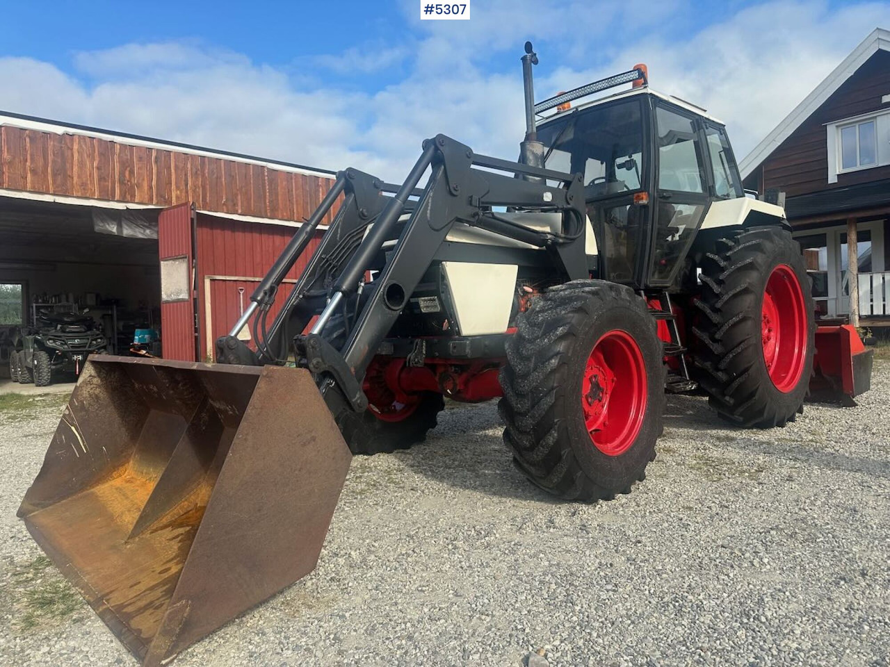 1983 David Brown Case 1690 4x4 w/ front loader, bucket and snow blower. Engine overhauled. WATCH VIDEO. - Трактор: снимка 1 1983 David Brown Case 1690 4x4 w/ front loader, bucket and snow blower. Engine overhauled. WATCH VIDEO. - Трактор: снимка 1